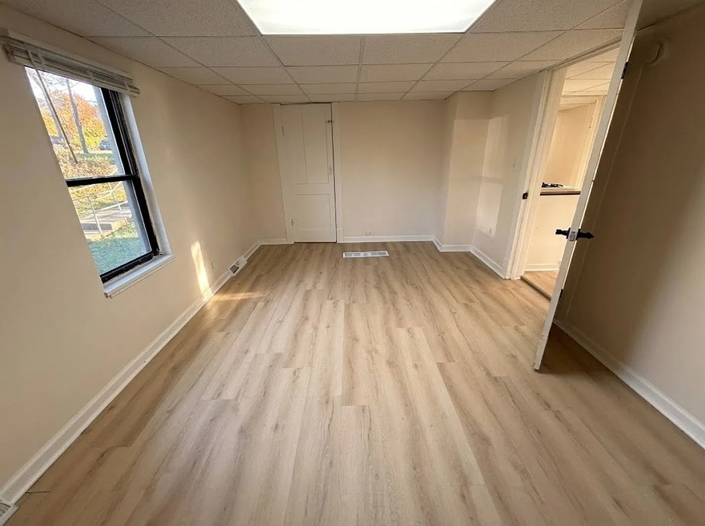 3185 Glendale Avenue — Photo 4