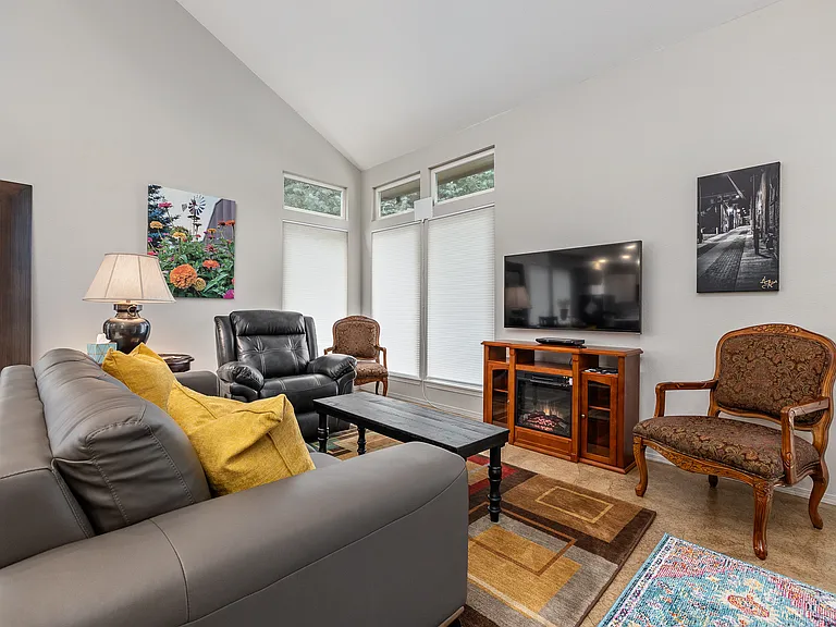3071 W Breneman St — Photo 31