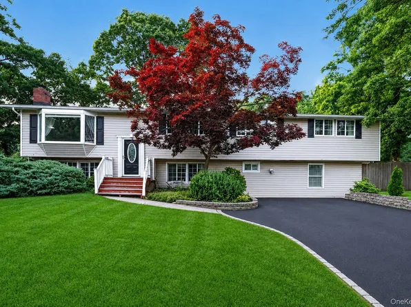 14 Branch Lane, East Setauket, NY 11733