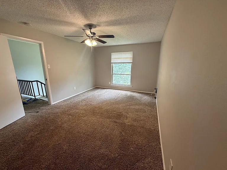 32 Del Tara Dr — Photo 15