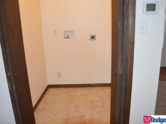 4th image of 306 Rose Ave