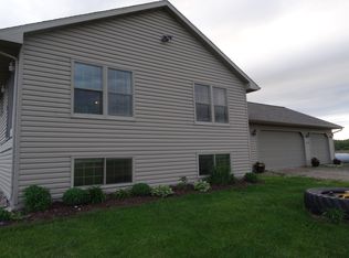 N3197 Willow Rd, Pulaski, WI 54162