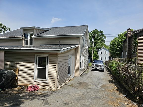 2nd image of 537 Stone St #537
