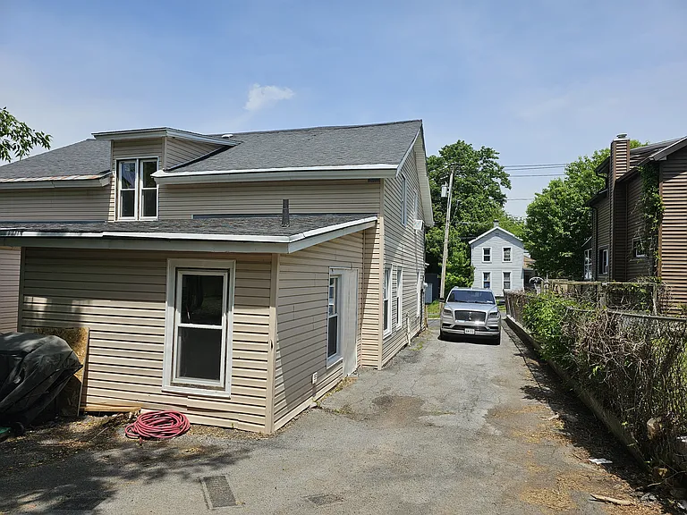 537 Stone St #537 — Photo 2