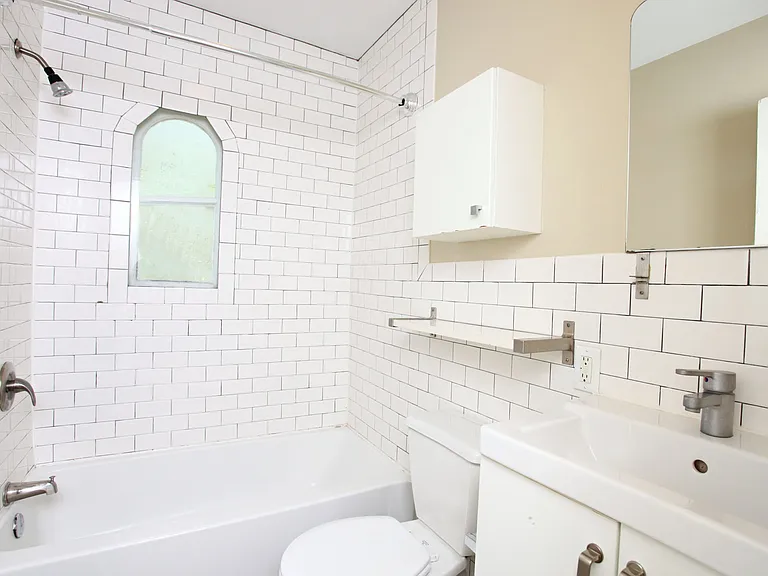 1702 Fairmount St — Photo 8