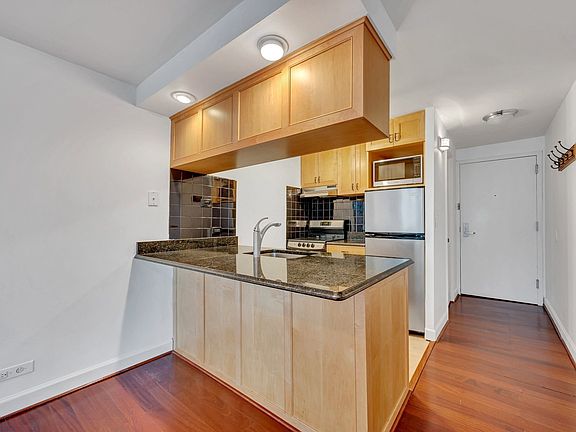 4th image of 1221 N Dearborn St #Penthouse 7n