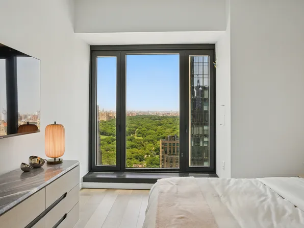 111 West 56th Street image 4 of 12