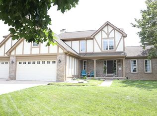 4123 Castlewood Dr, Wixom, MI 48393