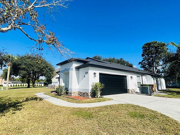 3rd image of 2218 Jessica Ln