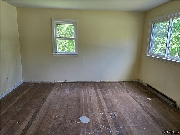 3rd image of 8710 Coleman Rd