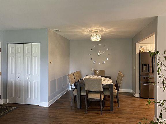 3rd image of 1830 W Surrey Park Ln Unit 2B