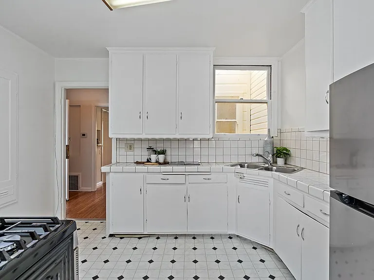 196 Jules Ave — Photo 19