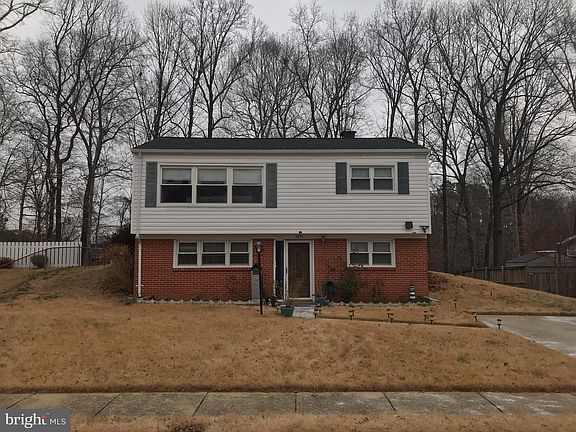 2nd image of 3620 Freemont Pl