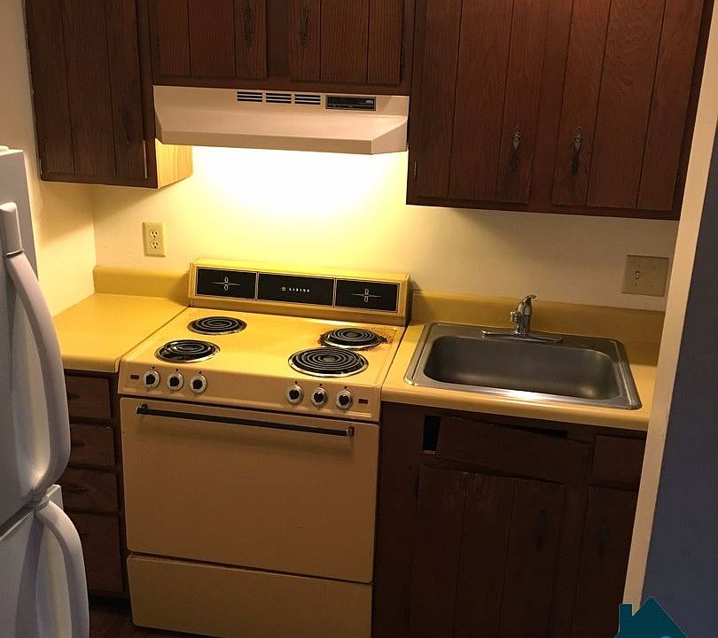 2nd image of 1228 E St APT 8