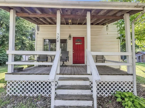 520 Elm St, Lane, KS 66042