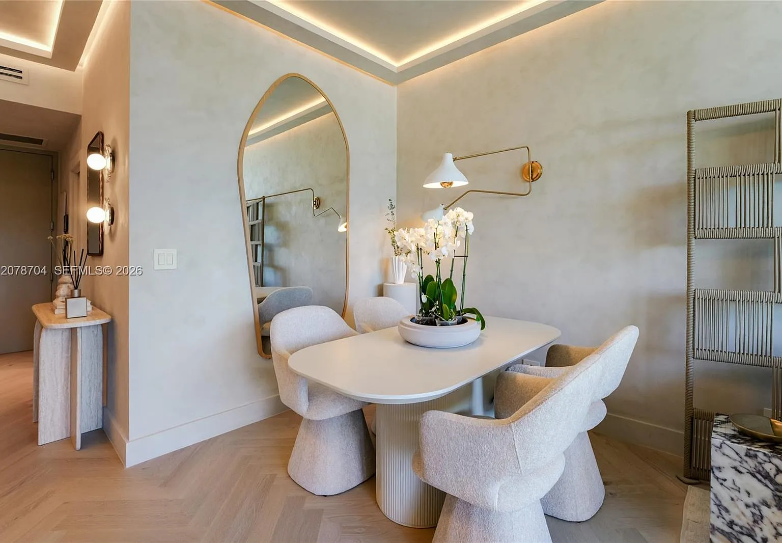 Cocostyle @ 3250 Grand Av — Photo 4