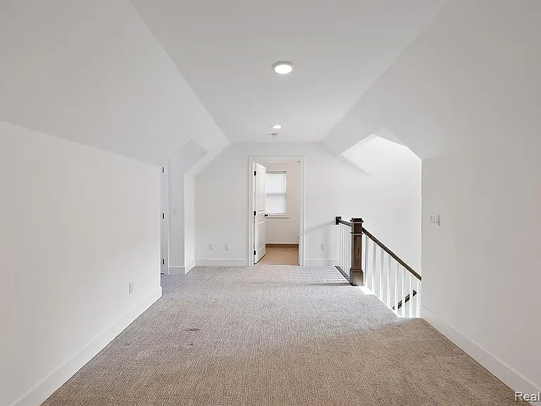811 Smith Ave — Photo 41