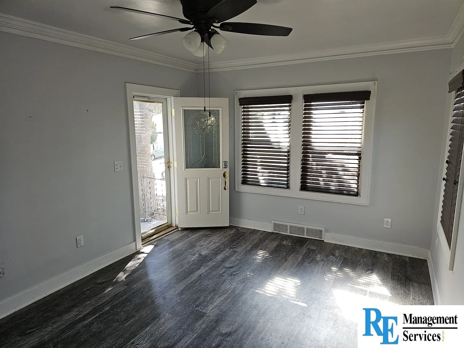 2 bed, 1011 sqft, $1,800 — Photo 2