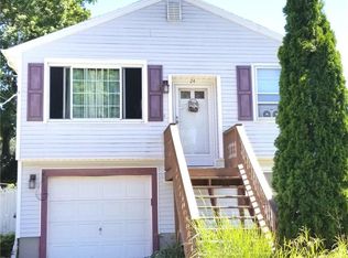 24 Ruth St, Cumberland, RI 02864