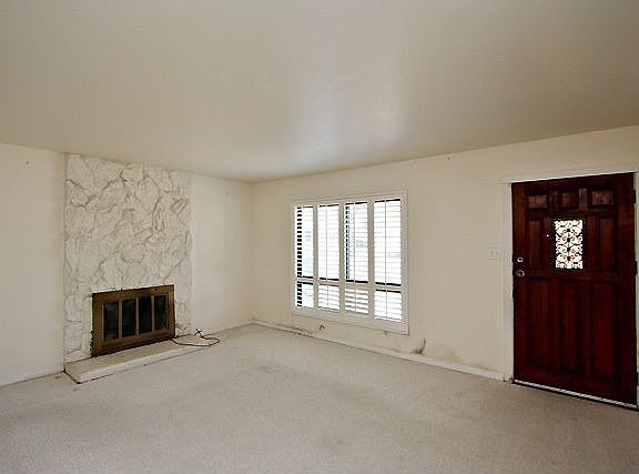 3rd image of 43 Bradford Dr