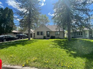 613 Lakeview Ave, Mankato, MN 56003
