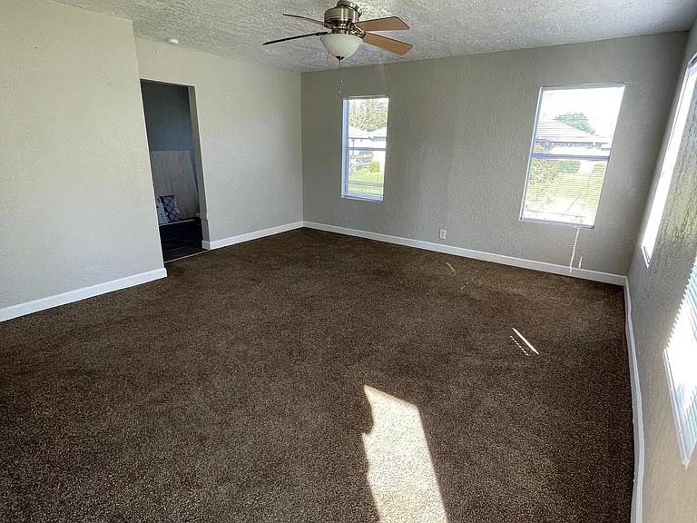 4869 Harrison Ave — Photo 5