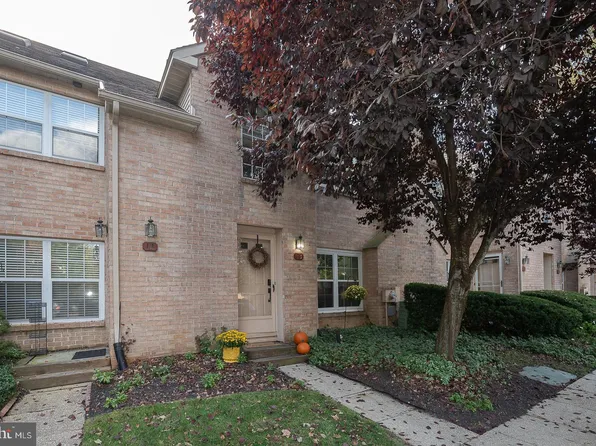 13 Rampart Dr, Wayne, PA 19087