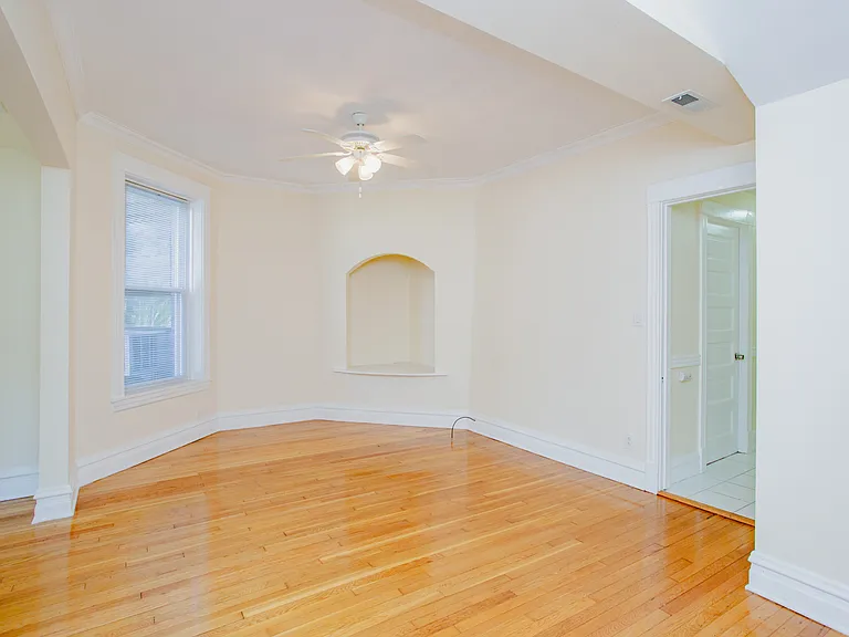 1315 W Foster Ave #1 — Photo 5