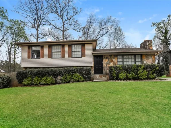 8455 Magnolia Dr, Jonesboro, GA 30238