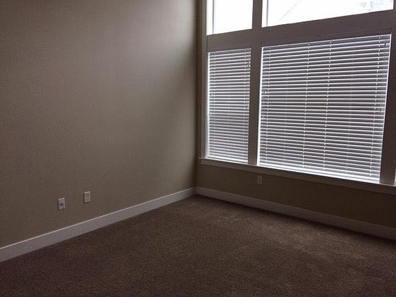 5th image of 399 E Horse Creek Dr
