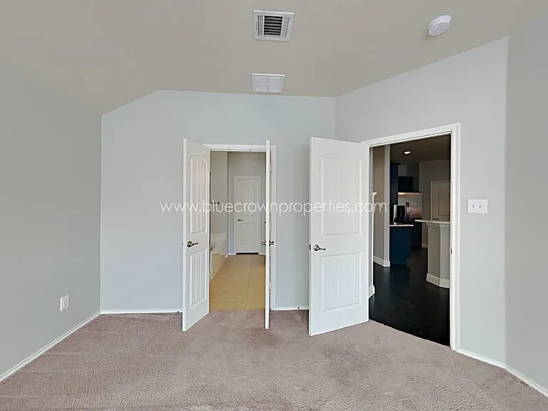 1103 Bexar Ave — Photo 6
