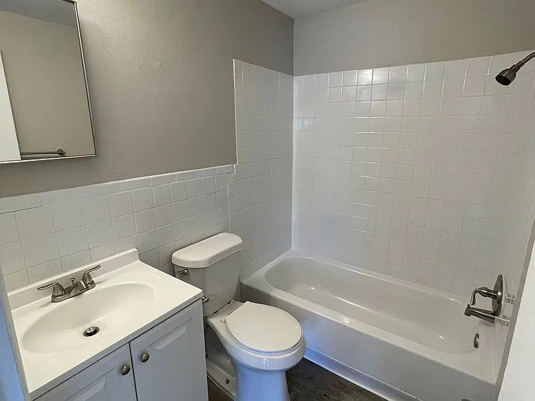 Eliot Circle Apartments — Photo 4