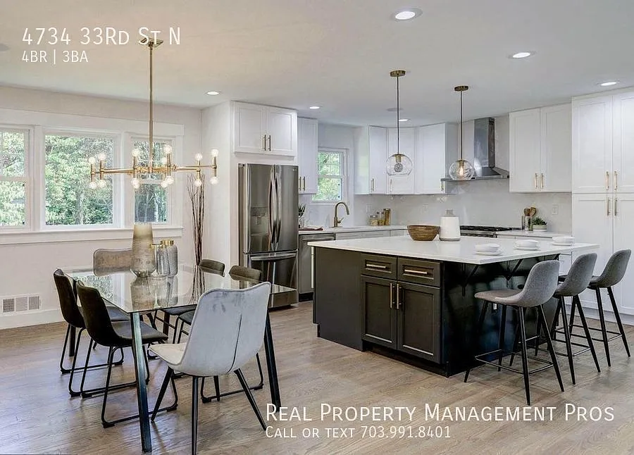 Stunning, Sun- Drench Home in Sought After Country Club Hills! — Photo 2