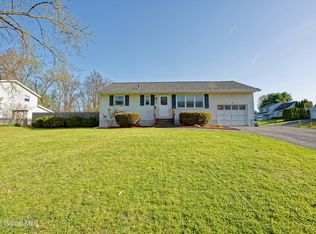 7 Red Coach Dr, Scotia, NY 12302