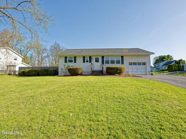 7 Red Coach Drive, Glenville, NY 12302