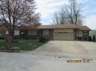 1104 Highland Court, Bolivar, MO 65613