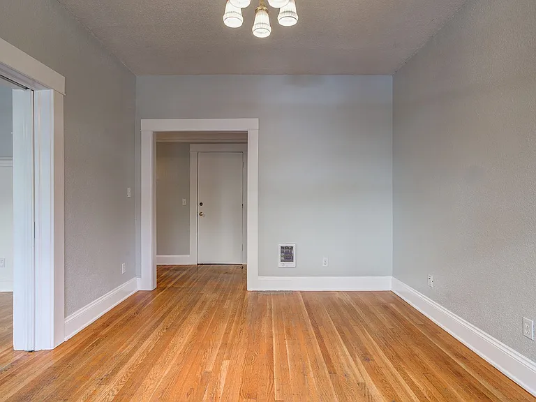 2110 NW Flanders St — Photo 24