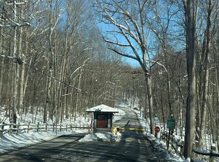 131 Chickadee Ln #693, Bushkill, PA 18324