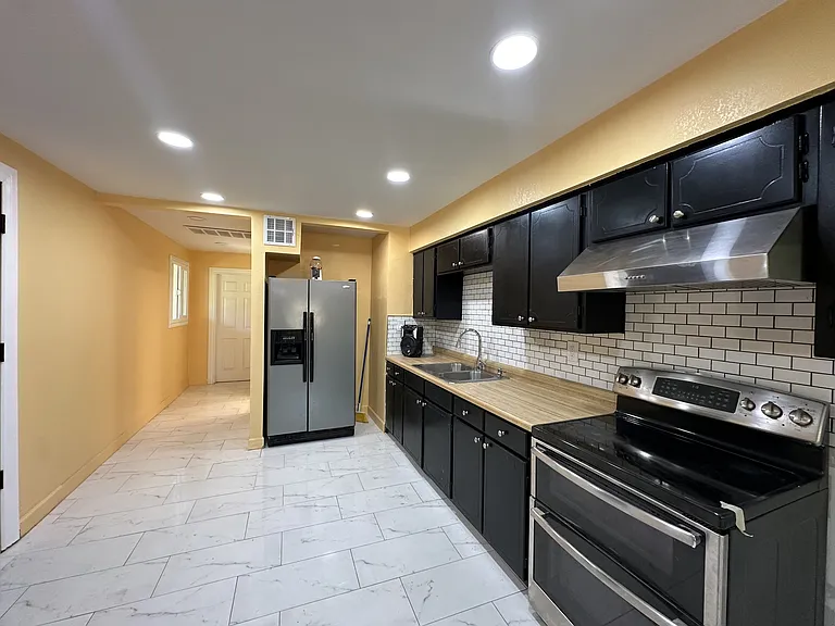 3131 W Baseline Rd — Photo 5