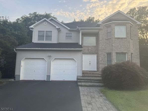 35 Leah Way