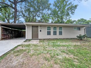 10908 Cambridge Ave, Kansas City, MO 64134