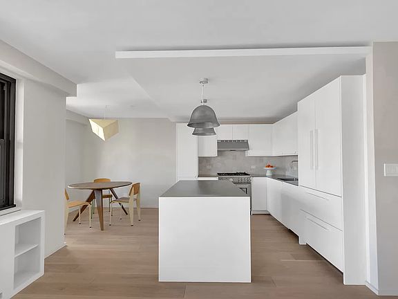 2nd image of 175 W 95th St APT 8F