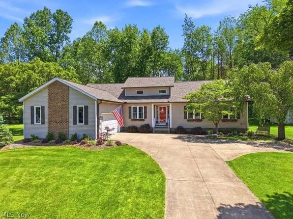 17357 Andras Dr, Walton Hills, OH 44146