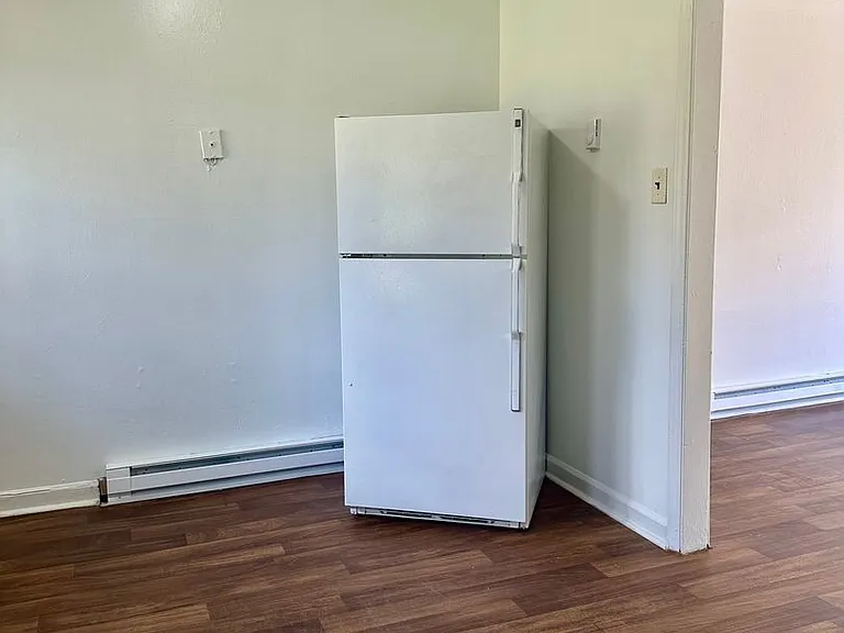 2909 Burgess Dr — Photo 3