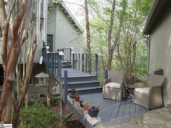 2nd image of 9 Altamont Forest Dr