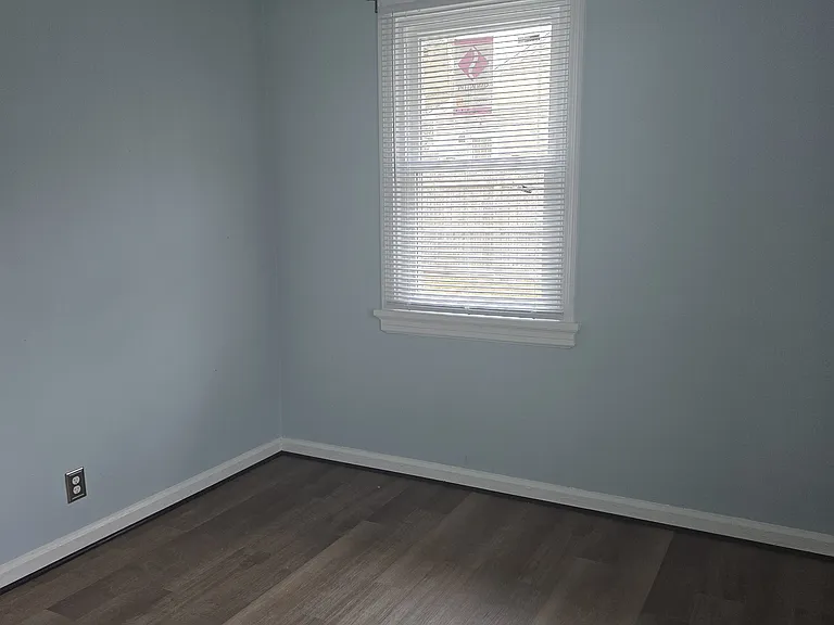 1305 Saint Michaels Ln — Photo 8