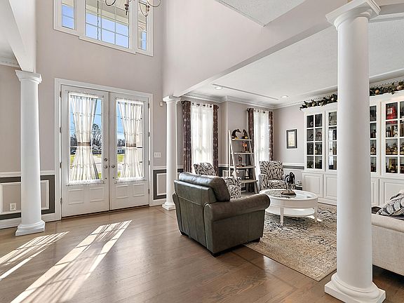 4th image of 5052 S Dickinson Ct