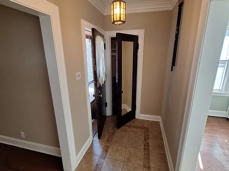 8720 S Loomis St — Photo 3