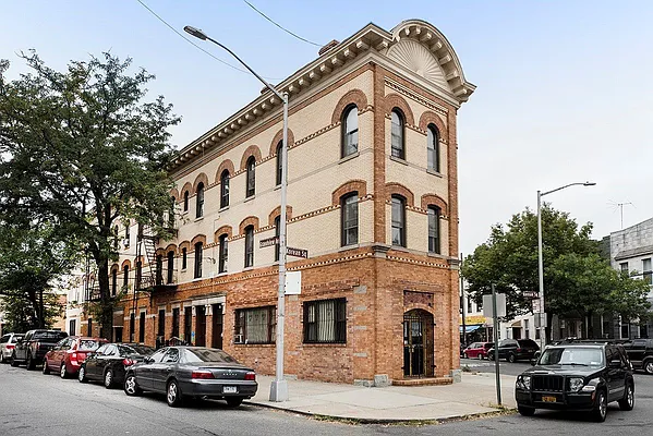 Rented by Bold New York | media 29