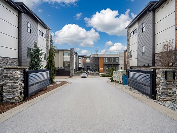 2nd image of 33209 Cherry Ave #3